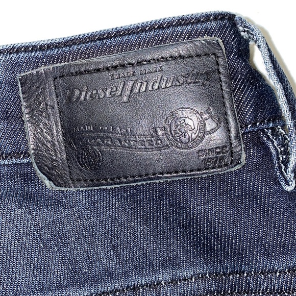 Diesel relaxed boyfriend low waist jeans - Picture 9 of 10